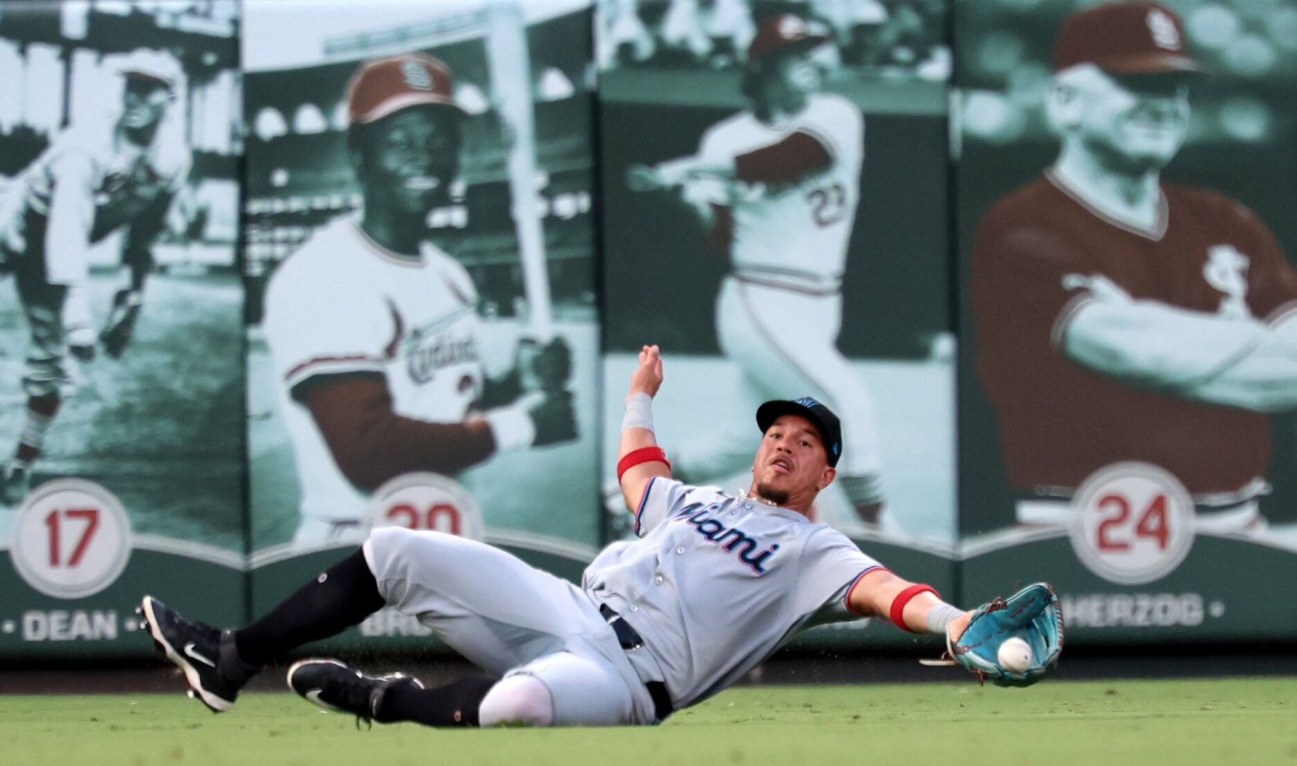 Miami Marlins vs 最新杏吧原创 Cardinals, Monday